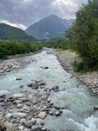 Fluss entlang des Waalwegs